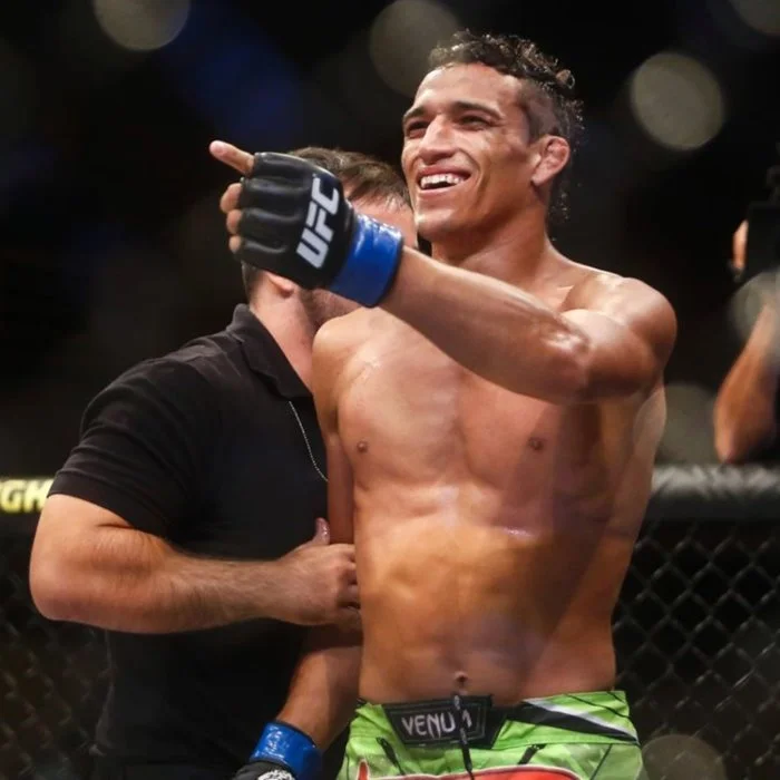 Charles Oliveira logo